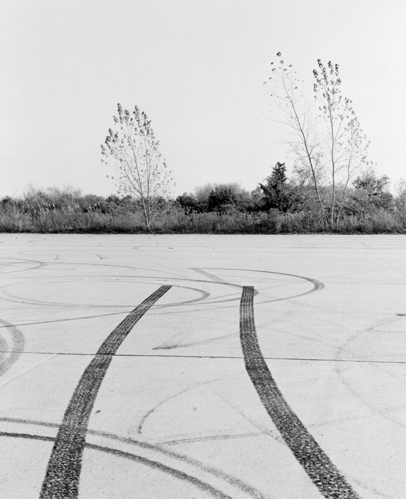 A Bodily Relationship with Territory: <em>End. Words from the Margins</em> mines the wildness and emptiness of New York City’s coastal edges