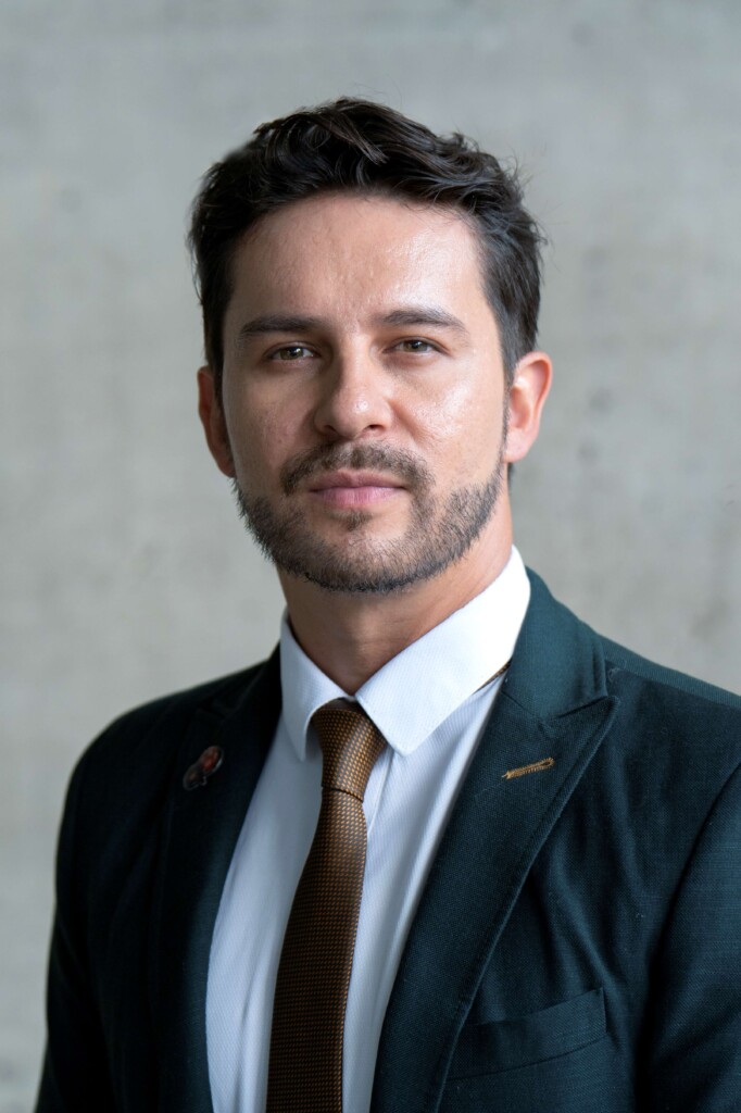 headshot of Juan Sebastian Castaneda